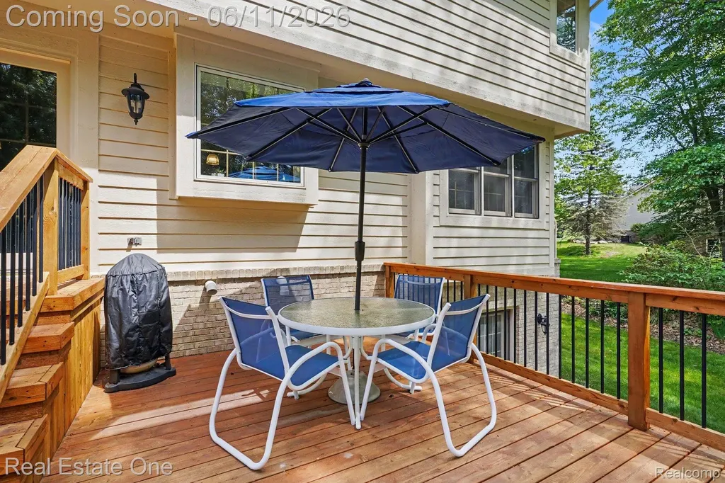 2958 Pine Needle Drive White Lake Charter Township MI 48383