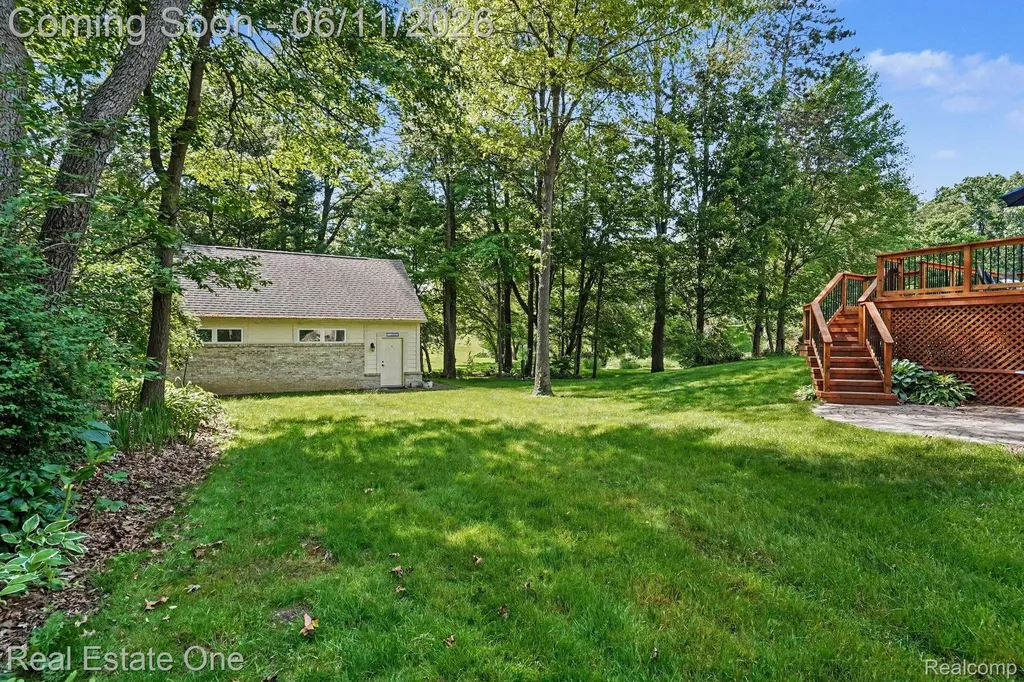 2958 Pine Needle Drive White Lake Charter Township MI 48383