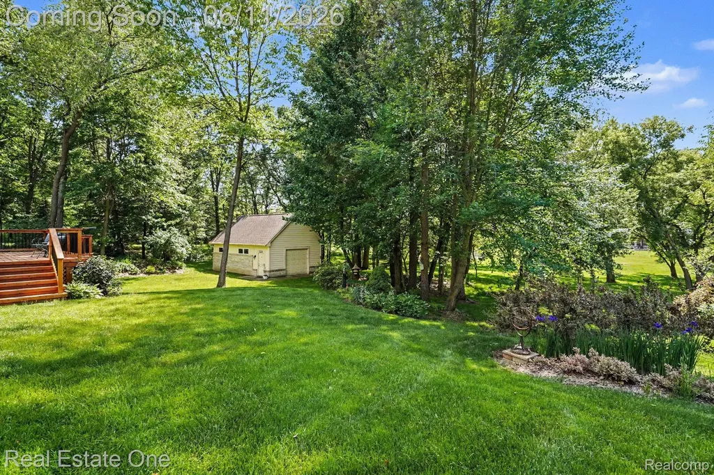 2958 Pine Needle Drive White Lake Charter Township MI 48383