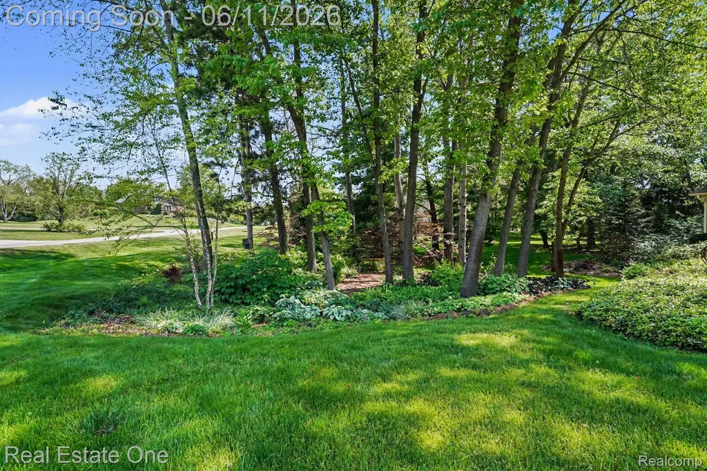 2958 Pine Needle Drive White Lake Charter Township MI 48383