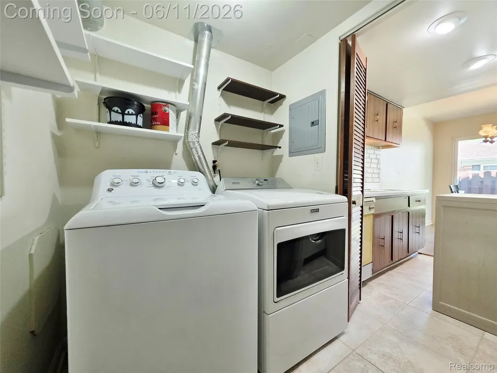 34299 W Garfield Circle Fraser City MI 48026
