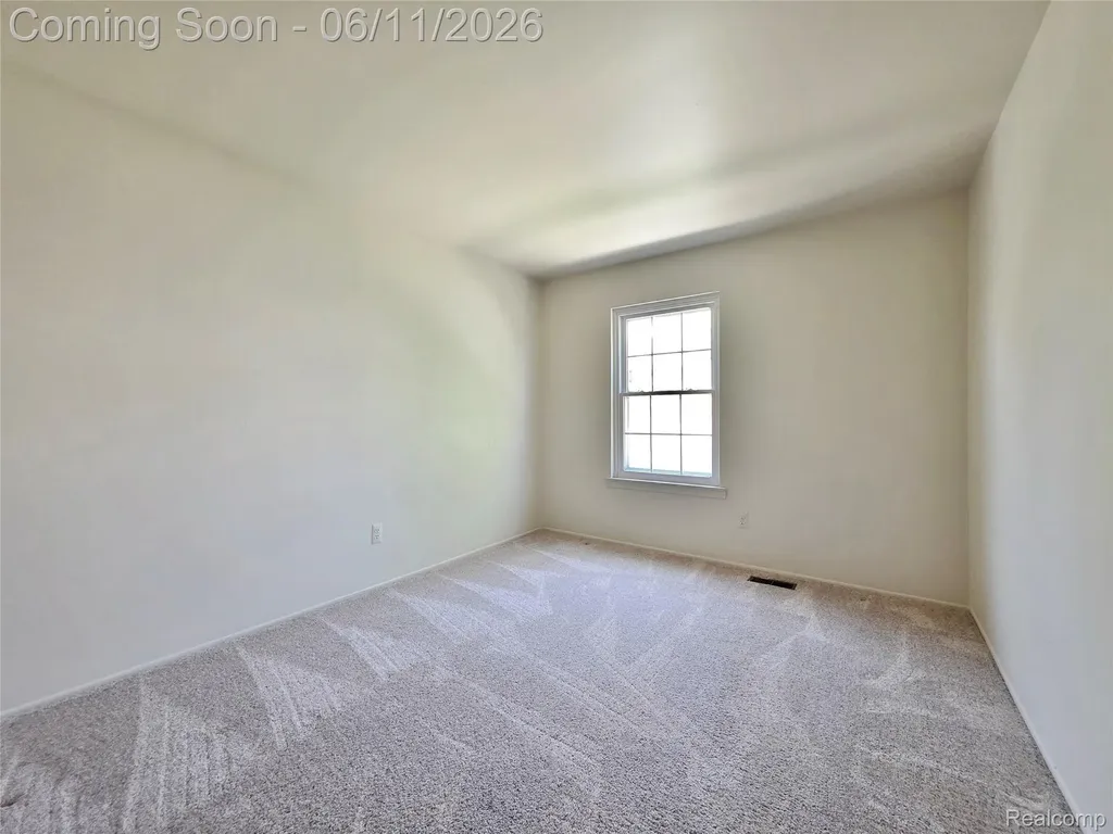 34299 W Garfield Circle Fraser City MI 48026