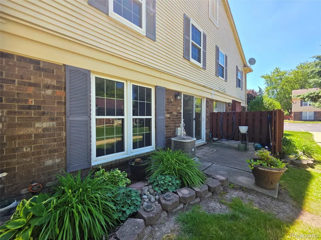 34299 Garfield Circle Fraser City MI 48026