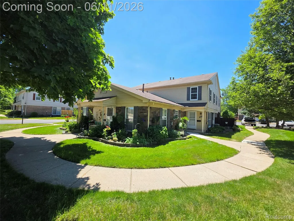 34299 W Garfield Circle Fraser City MI 48026