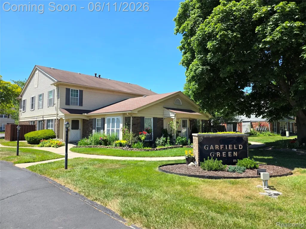 34299 W Garfield Circle Fraser City MI 48026