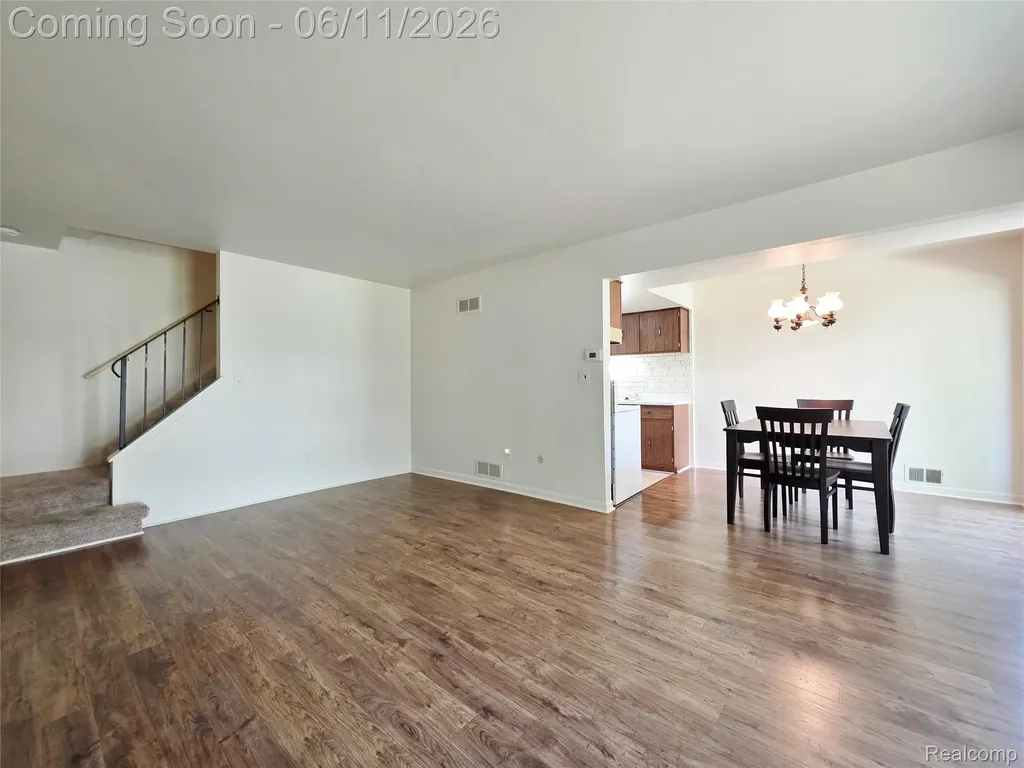 34299 W Garfield Circle Fraser City MI 48026
