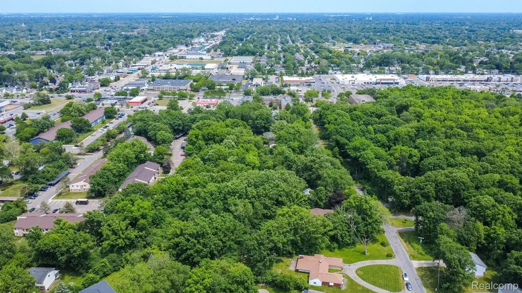 16034 Meadowood Avenue Southfield City MI 48076