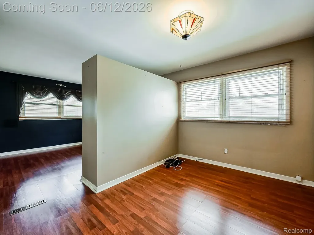 29835 Hillbrook Street Livonia City MI 48152
