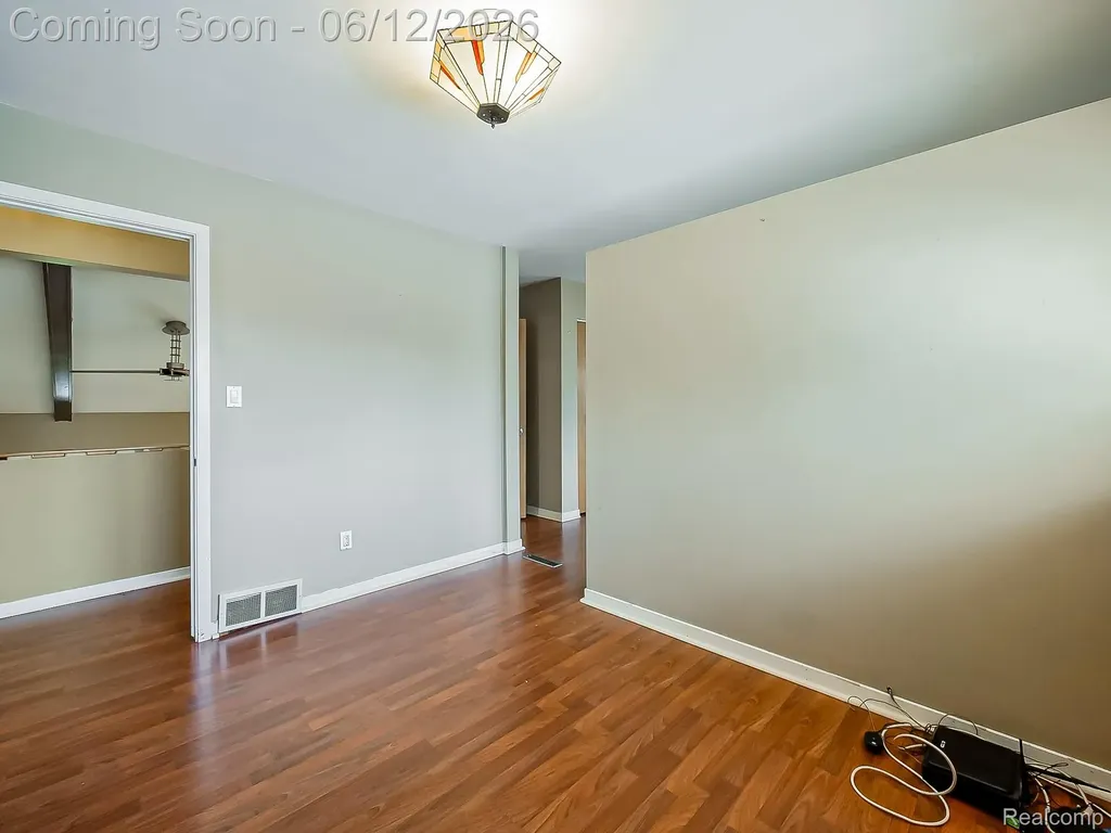 29835 Hillbrook Street Livonia City MI 48152