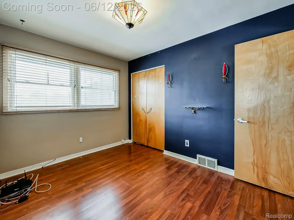 29835 Hillbrook Street Livonia City MI 48152
