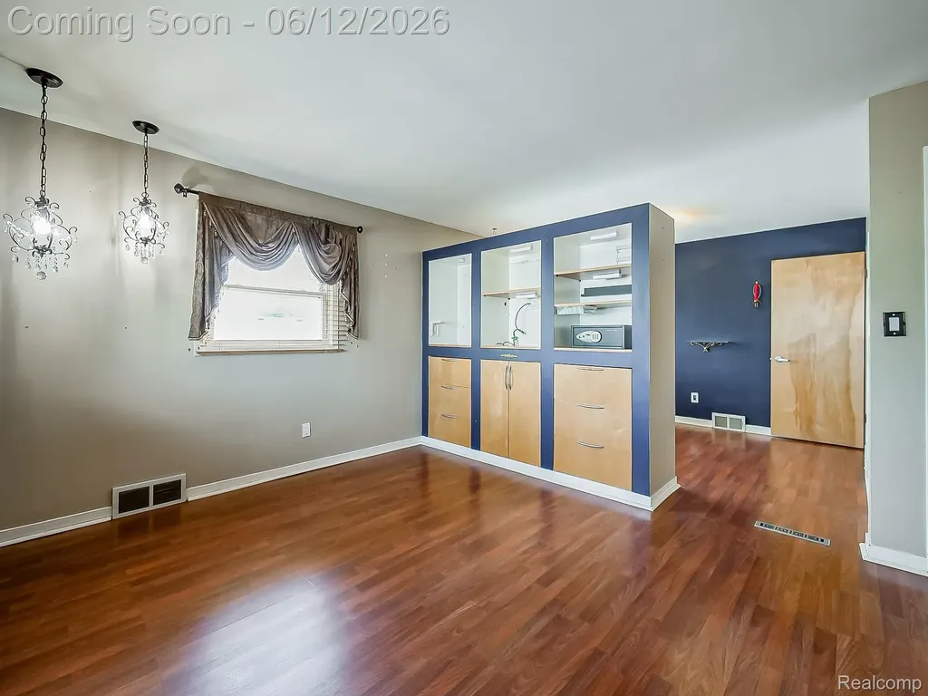 29835 Hillbrook Street Livonia City MI 48152