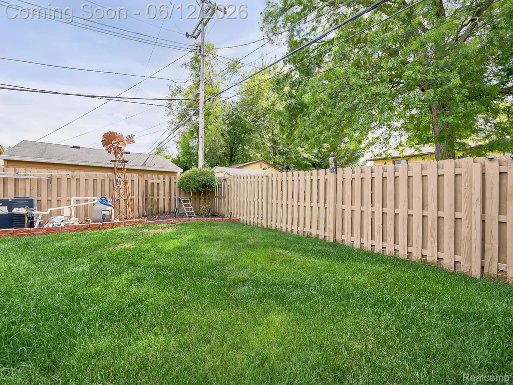 29835 Hillbrook Street Livonia City MI 48152