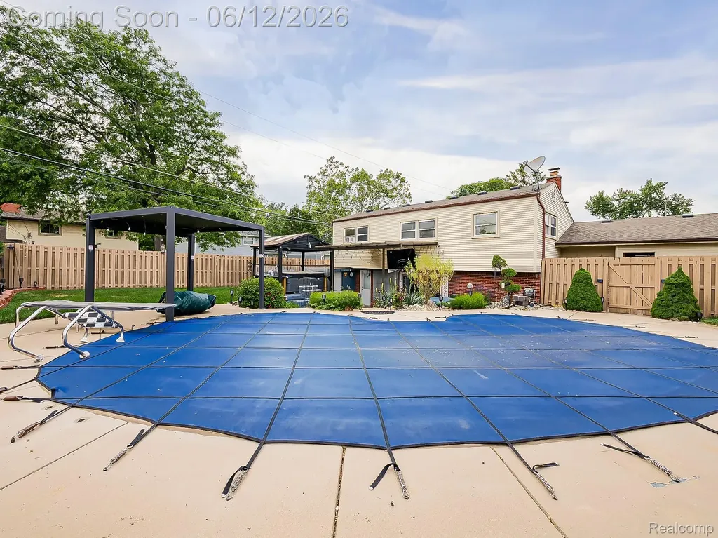 29835 Hillbrook Street Livonia City MI 48152
