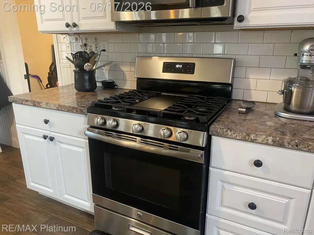 405 N Kiesel Street Bay City City MI 48706