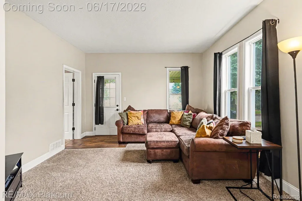 405 N Kiesel Street Bay City City MI 48706
