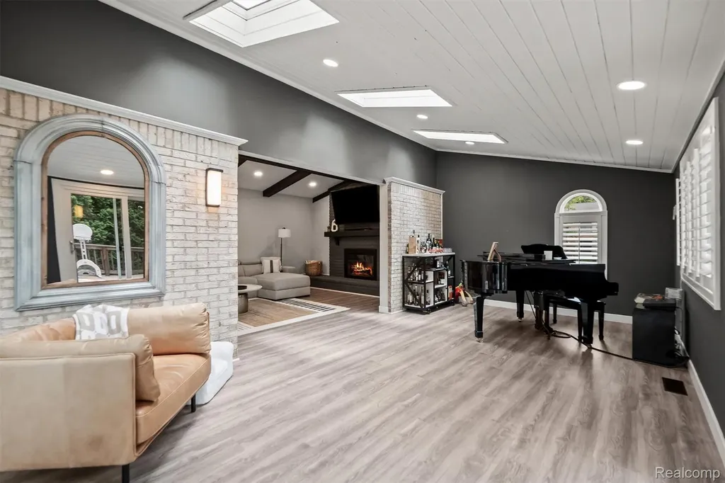 45045 Turtlehead Drive Plymouth Charter Township MI 48170