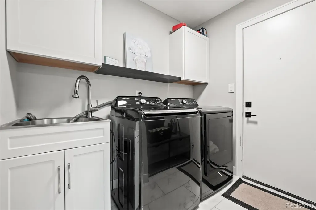 45045 Turtlehead Drive Plymouth Charter Township MI 48170