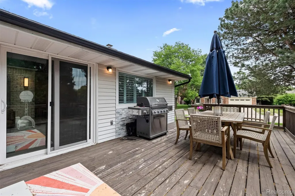 45045 Turtlehead Drive Plymouth Charter Township MI 48170