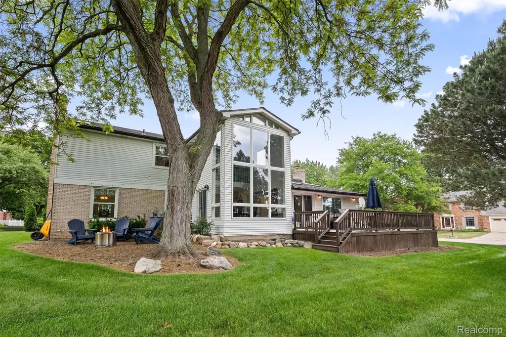 45045 Turtlehead Drive Plymouth Charter Township MI 48170