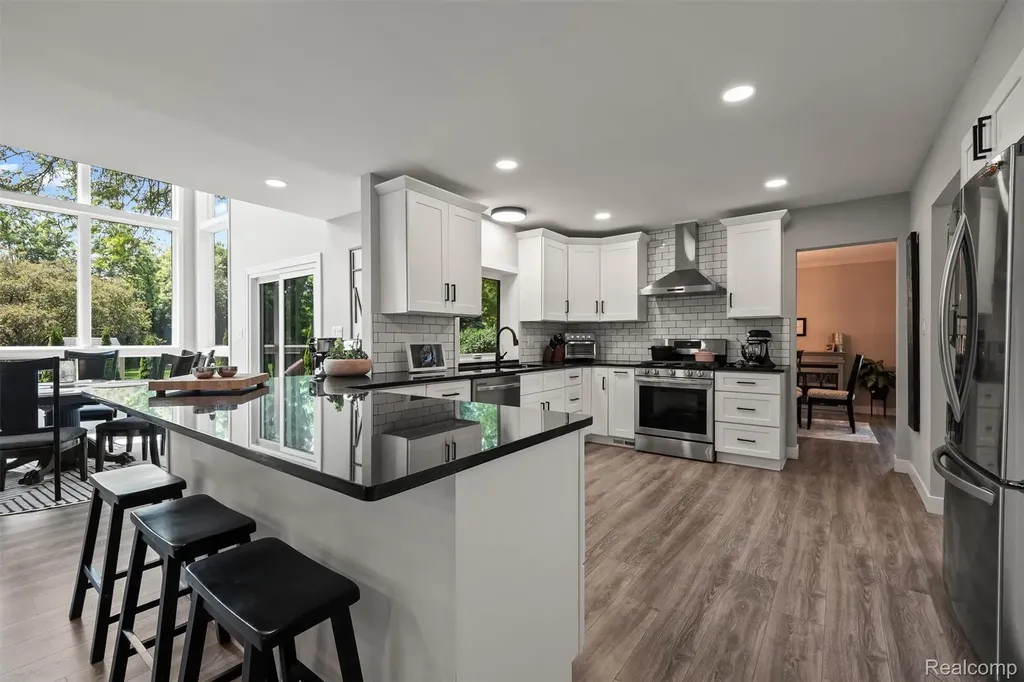 45045 Turtlehead Drive Plymouth Charter Township MI 48170