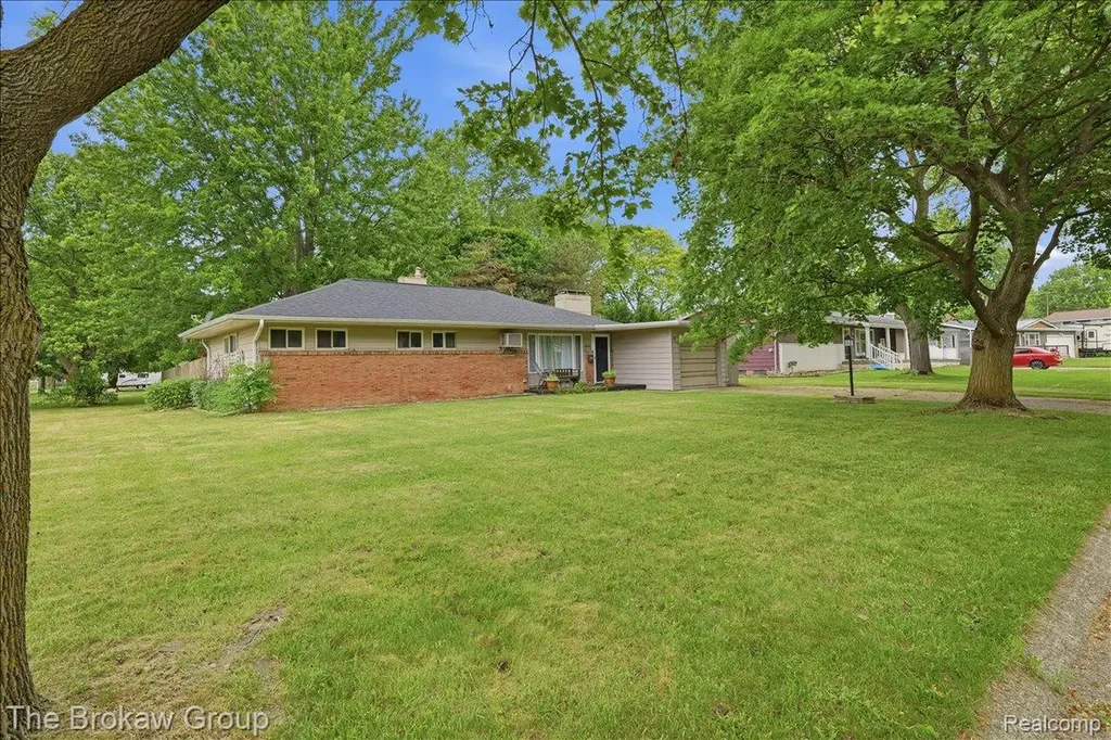 603 E Chelsea Circle Davison City MI 48423
