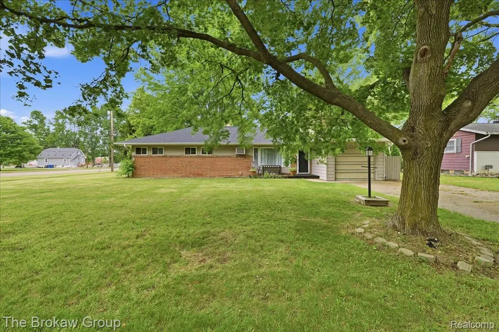 603 E Chelsea Circle Davison City MI 48423