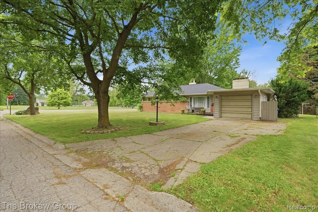 603 E Chelsea Circle Davison City MI 48423