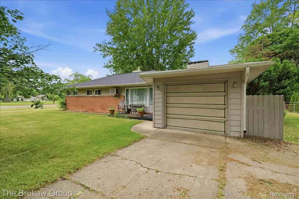 603 E Chelsea Circle Davison City MI 48423