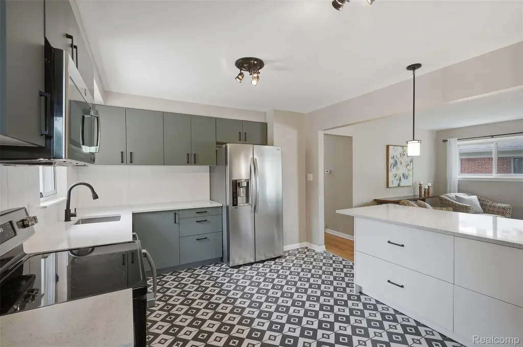 32638 Judy Drive Westland City MI 48185