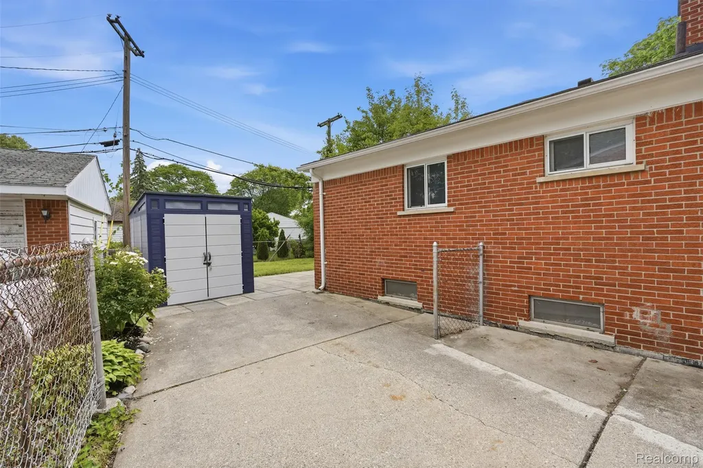 32638 Judy Drive Westland City MI 48185