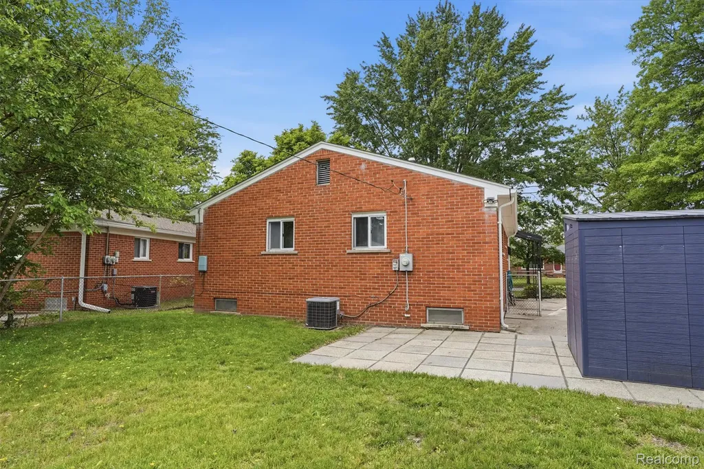 32638 Judy Drive Westland City MI 48185