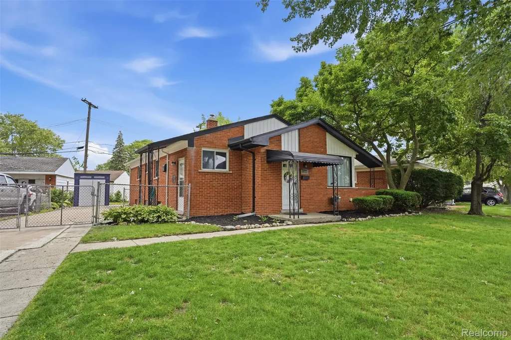 32638 Judy Drive Westland City MI 48185