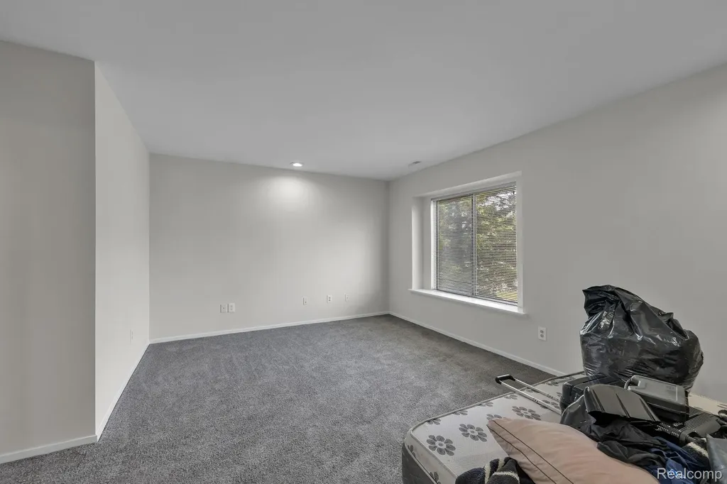 6689 Ridgefield Circle West Bloomfield Charter Township MI 48322