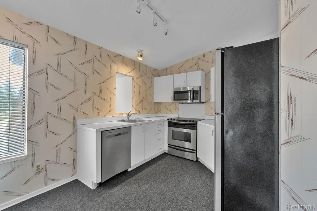 6689 Ridgefield Circle West Bloomfield Charter Township MI 48322