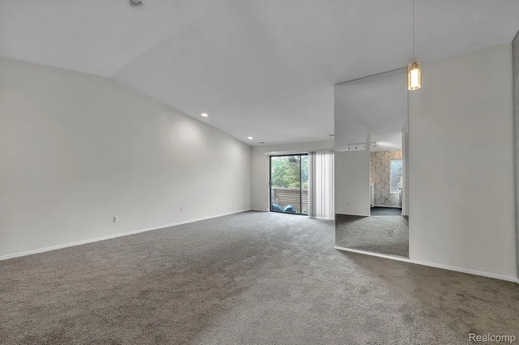 6689 Ridgefield Circle West Bloomfield Charter Township MI 48322