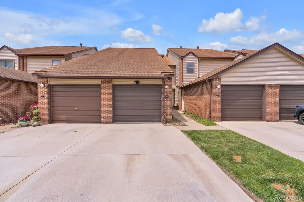 6689 Ridgefield Circle West Bloomfield Charter Township MI 48322