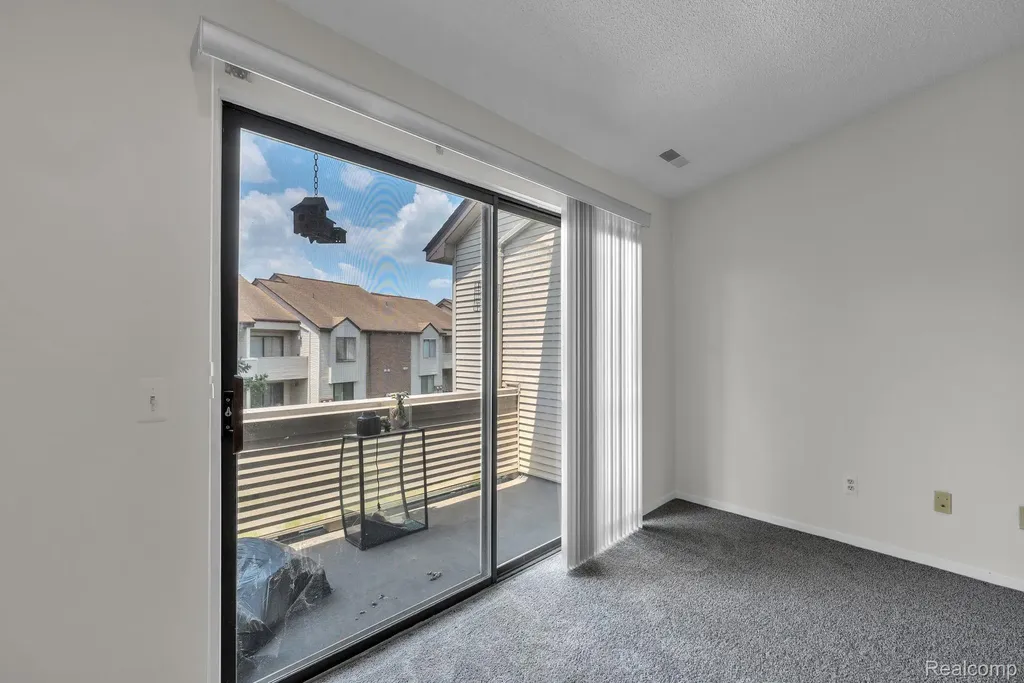 6689 Ridgefield Circle West Bloomfield Charter Township MI 48322