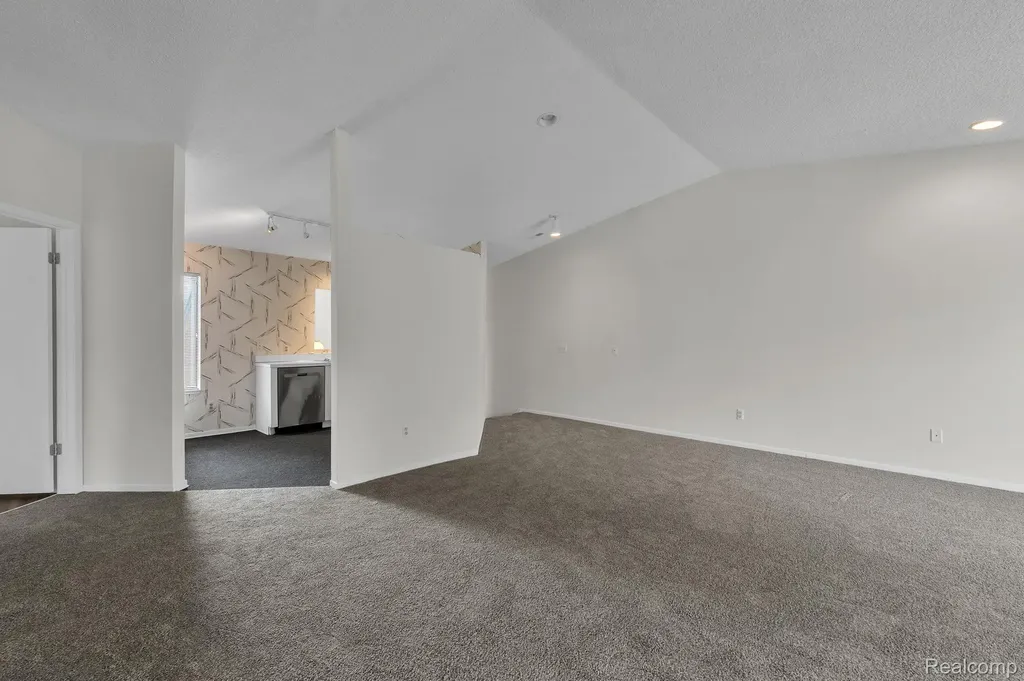 6689 Ridgefield Circle West Bloomfield Charter Township MI 48322