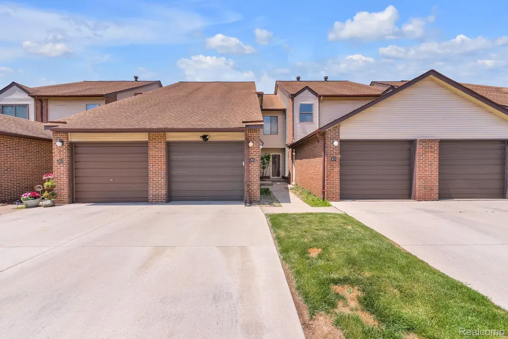 6689 Ridgefield Circle West Bloomfield Charter Township MI 48322