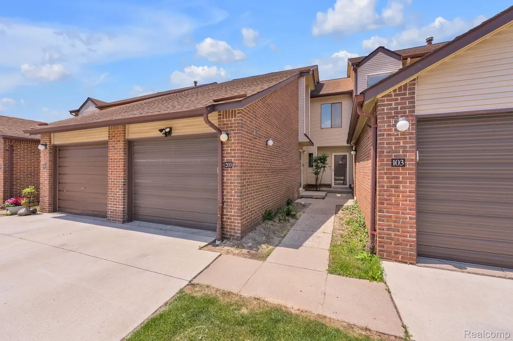 6689 Ridgefield Circle West Bloomfield Charter Township MI 48322