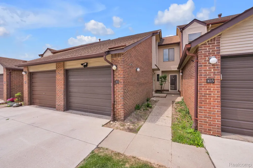 6689 Ridgefield Circle West Bloomfield Charter Township MI 48322