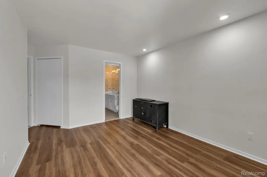 6689 Ridgefield Circle West Bloomfield Charter Township MI 48322
