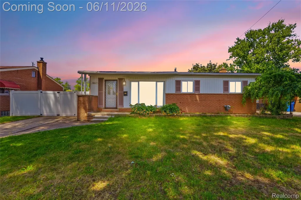 4663 Buchanan Avenue Warren City MI 48092