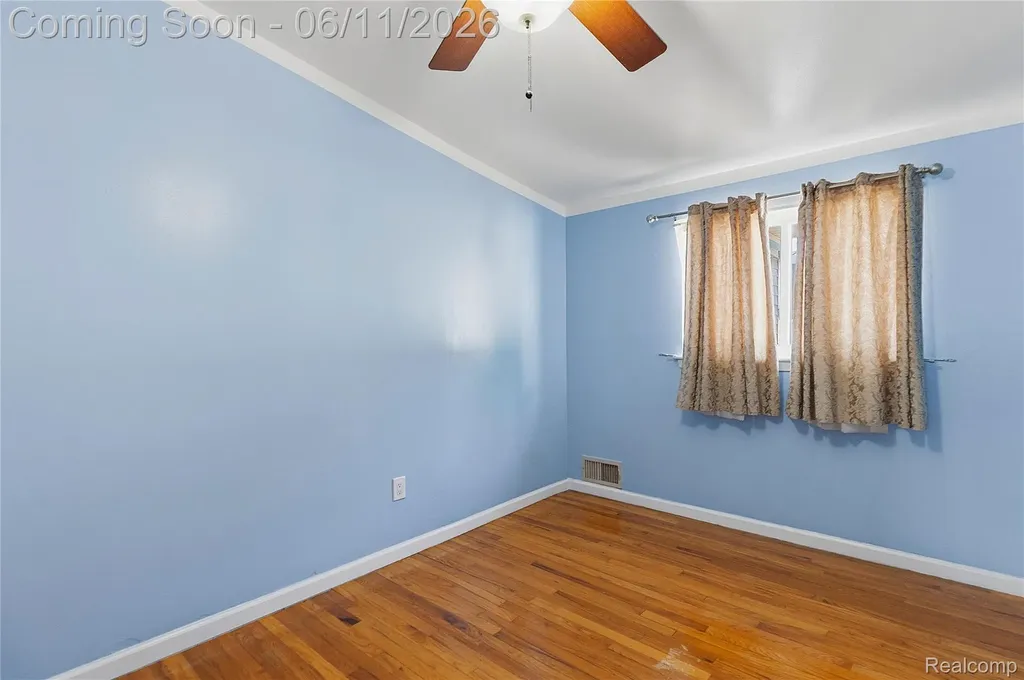 4663 Buchanan Avenue Warren City MI 48092