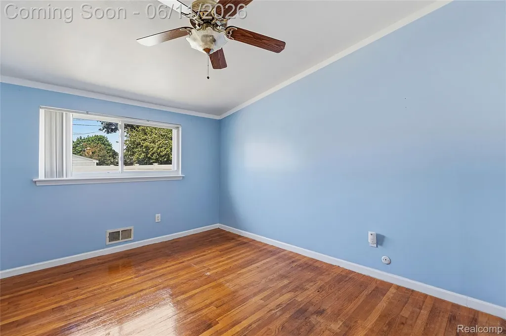 4663 Buchanan Avenue Warren City MI 48092