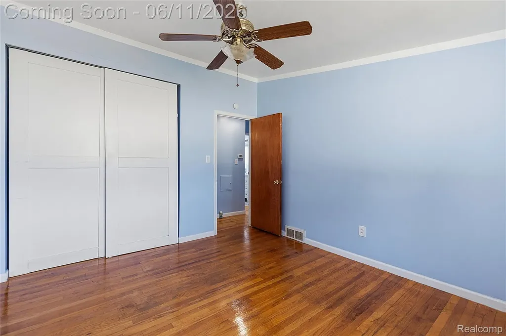 4663 Buchanan Avenue Warren City MI 48092