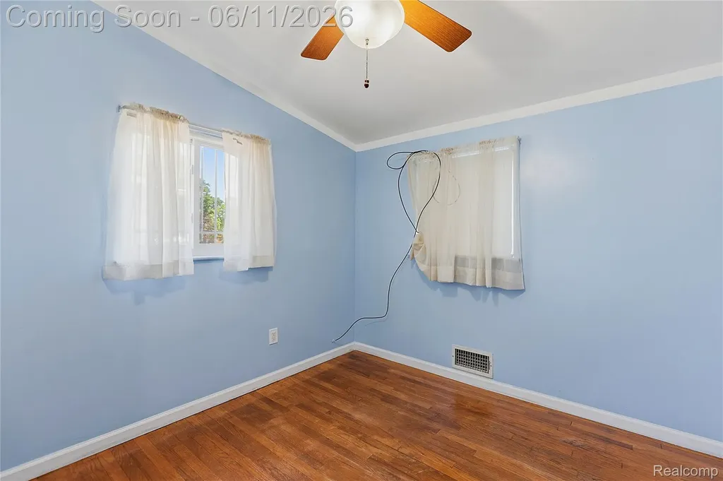 4663 Buchanan Avenue Warren City MI 48092