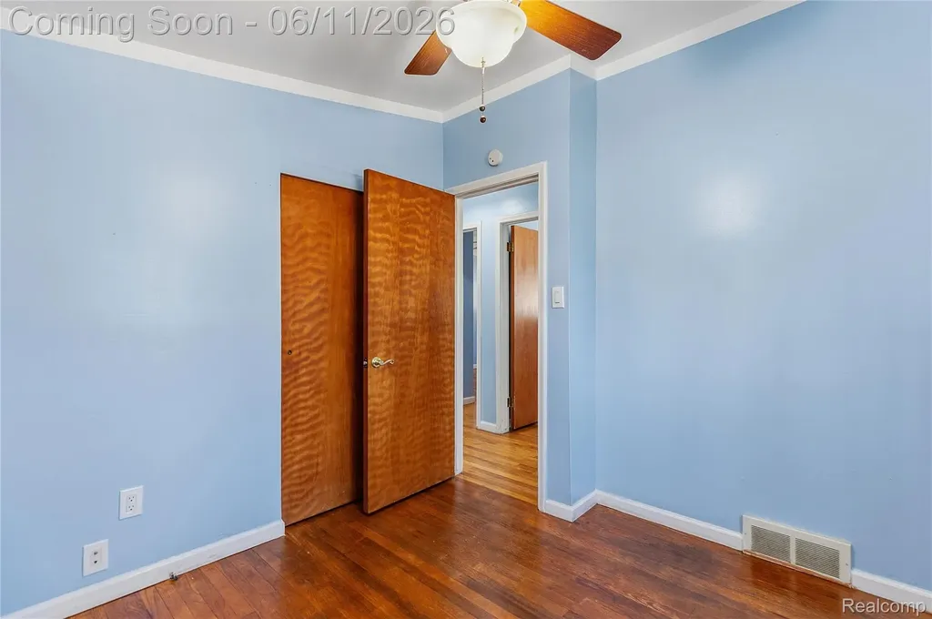4663 Buchanan Avenue Warren City MI 48092