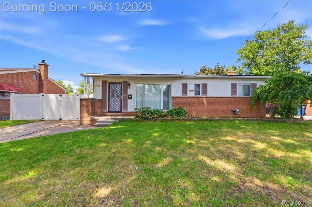 4663 Buchanan Avenue Warren City MI 48092