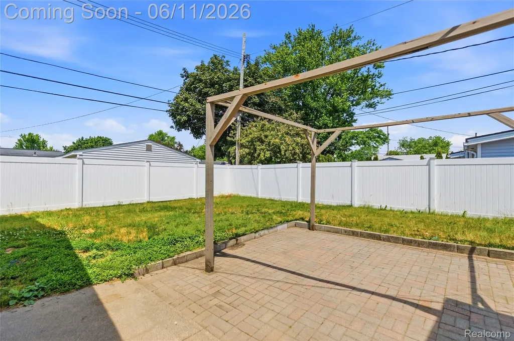 4663 Buchanan Avenue Warren City MI 48092
